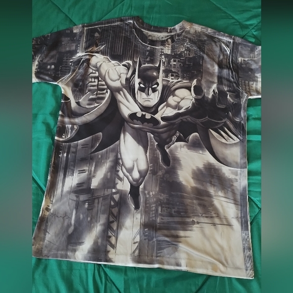 Batman 3D Theme Pullover Shirt Short Sleeve Silky Feel Polyester Size XL Large - Picture 3 of 3